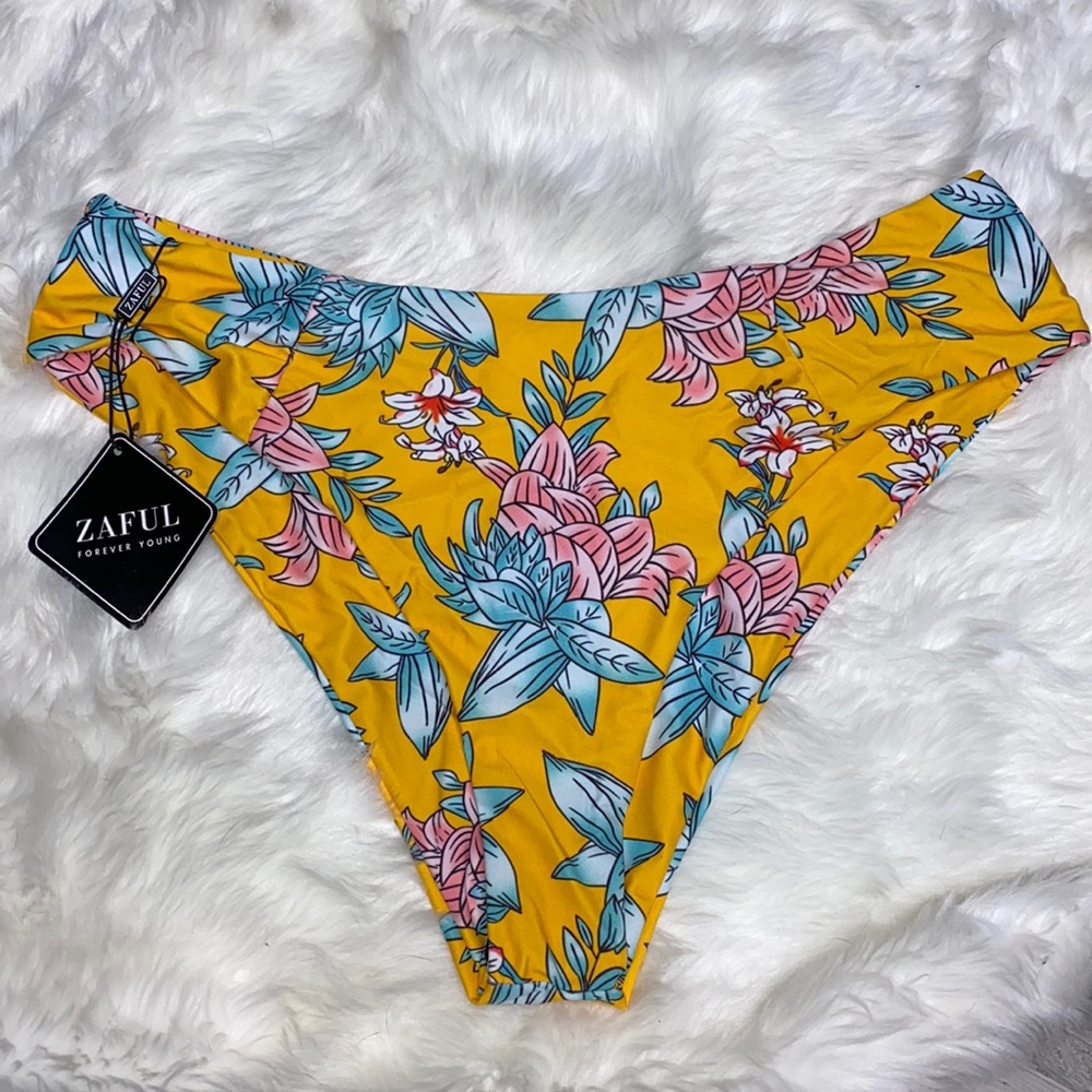 NWT Zaful bikini bottoms